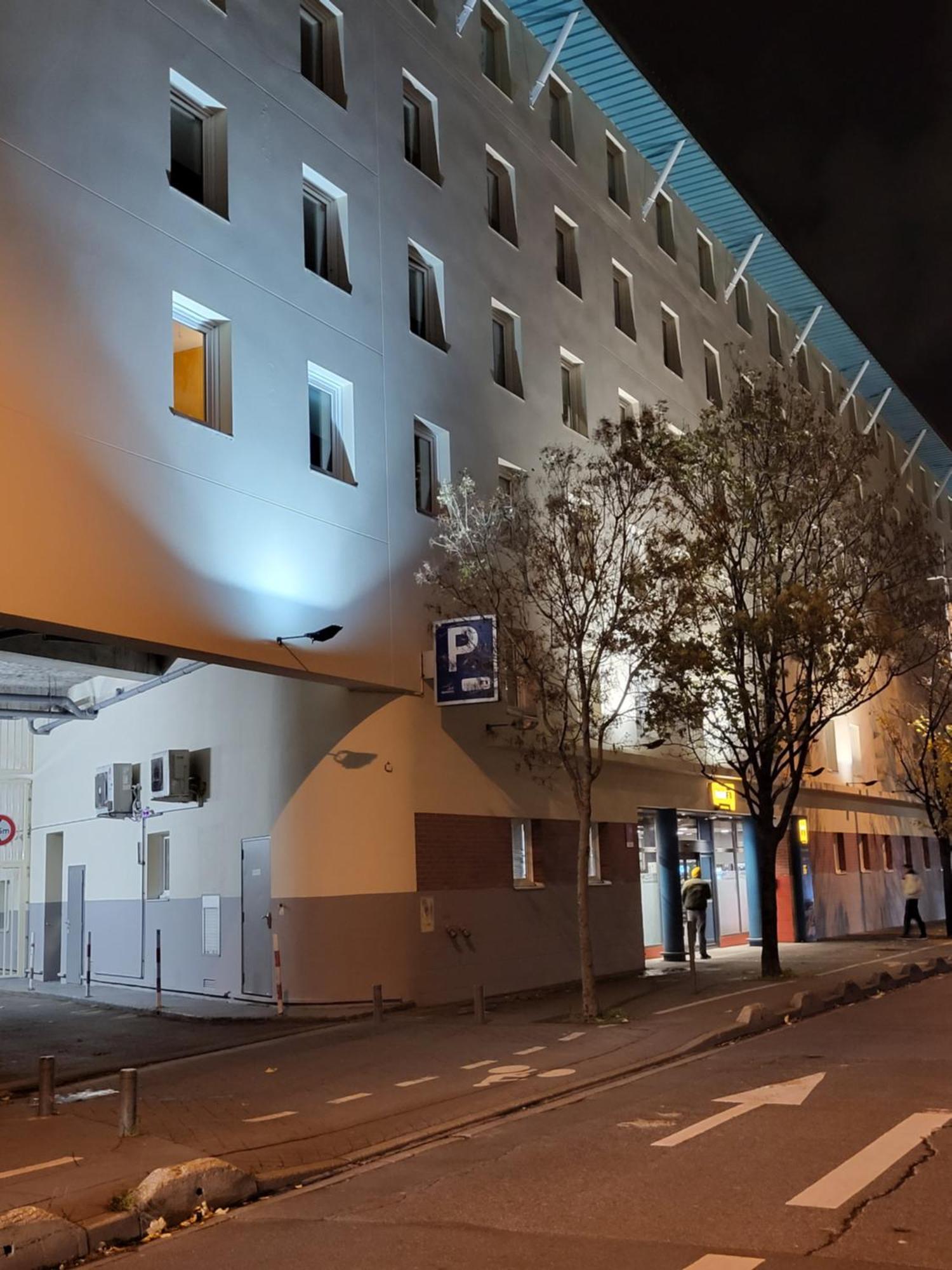 Hotelf1 Paris Porte De Montreuil Bagnolet Ngoại thất bức ảnh