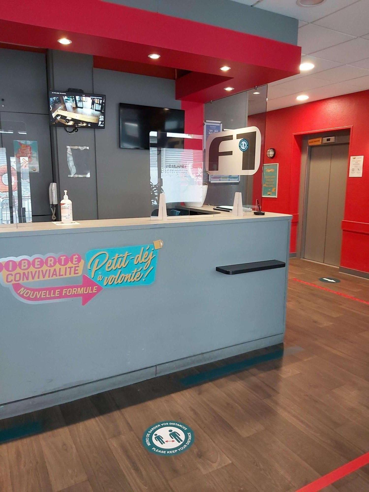 Hotelf1 Paris Porte De Montreuil Bagnolet Ngoại thất bức ảnh
