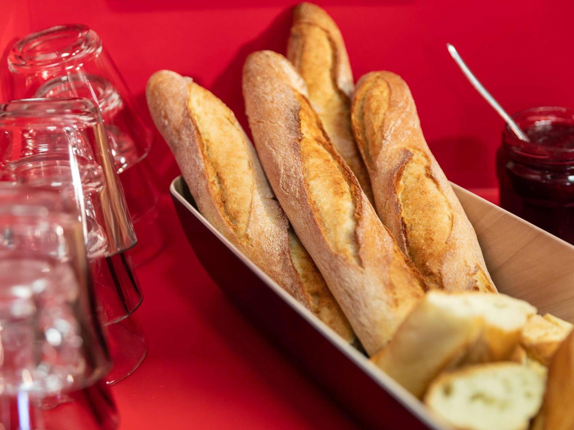 Hotelf1 Paris Porte De Montreuil Bagnolet Ngoại thất bức ảnh