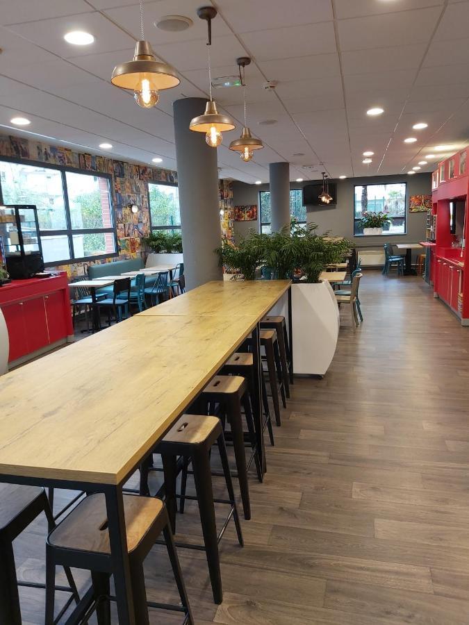 Hotelf1 Paris Porte De Montreuil Bagnolet Ngoại thất bức ảnh